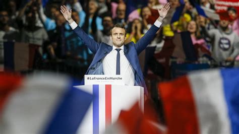  2017年フランス大統領選挙におけるマクロンの勝利：若き改革者の台頭とフランス社会への影響